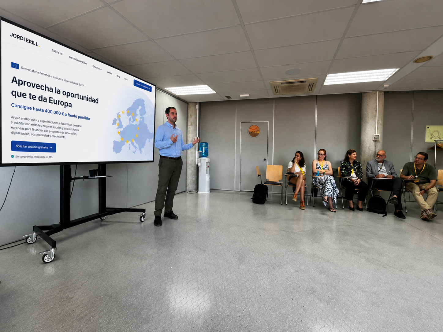 Jordi Erill impartiendo una ponencia sobre fondos europeos ante un grupo de empresas